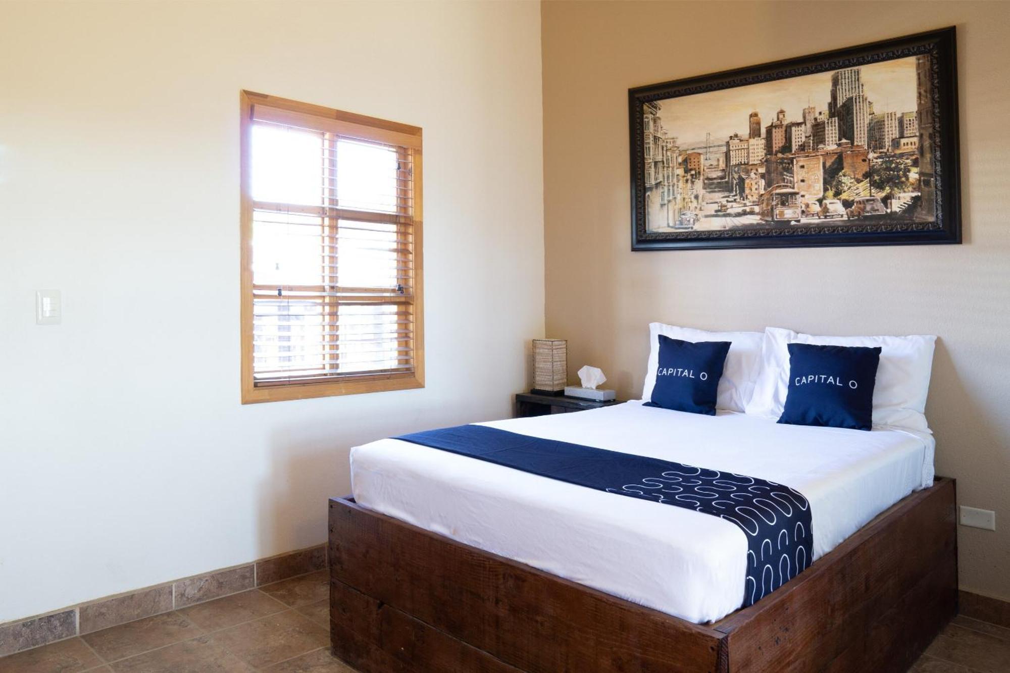 Capital O Hotel Villa Azura テカテ エクステリア 写真